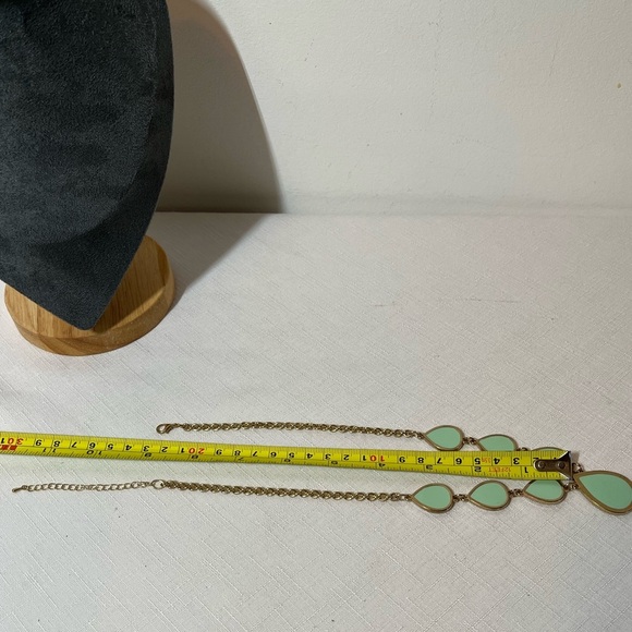 Vintage reversible, peach and mint green Teardrop Necklace. Adjustable length - Picture 4 of 5